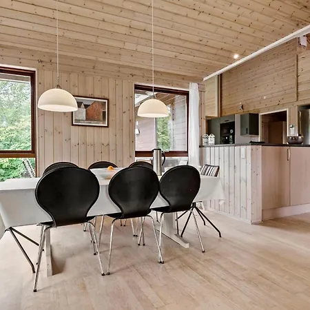 3 Bedroom Beautiful In Feriehus