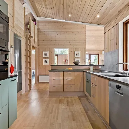 3 Bedroom Beautiful In Logstor