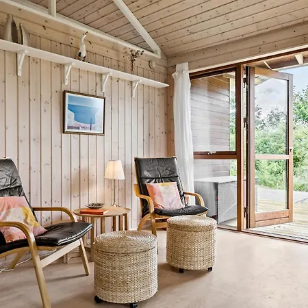 3 Bedroom Beautiful In Feriehus *