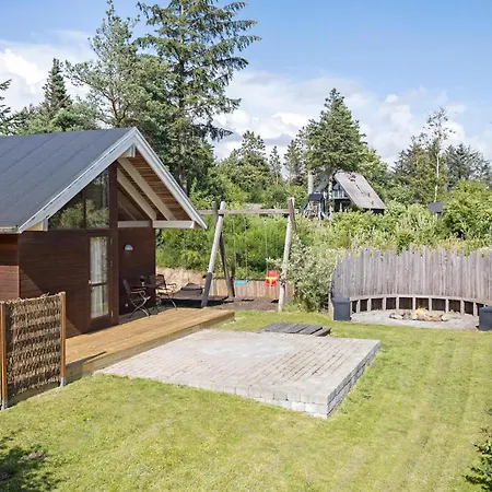 3 Bedroom Beautiful In Feriehus