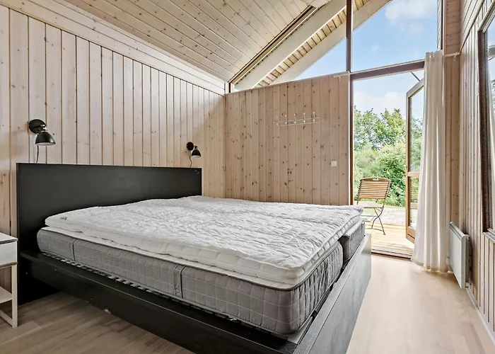 3 Bedroom Beautiful In Feriehus