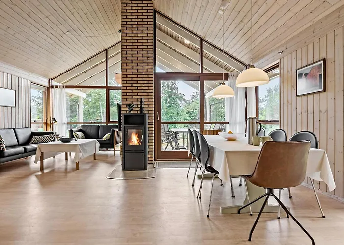 Feriehus 3 Bedroom Beautiful In Logstor