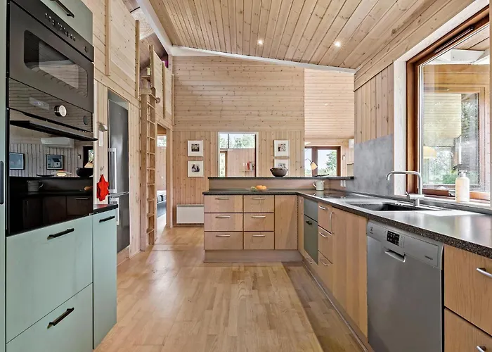 3 Bedroom Beautiful In Logstor