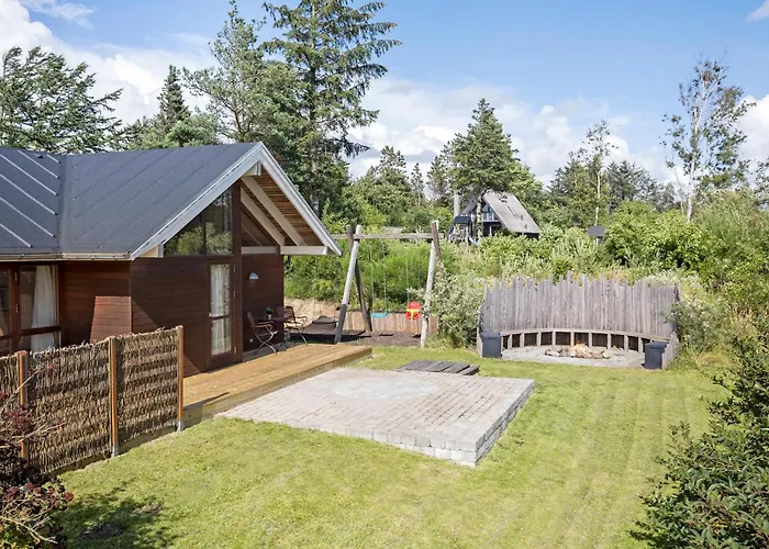 3 Bedroom Beautiful In Feriehus