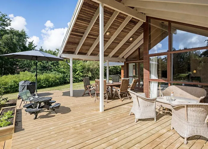3 Bedroom Beautiful In * Logstor